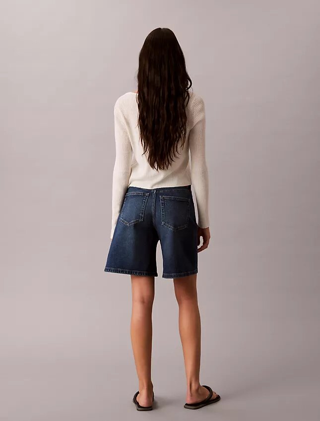 Kıvrımlı Etek Ucu A-Line Denim Şort Kıvrımlı Etek Ucu A-Line Denim Şort