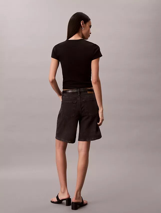 Kıvrımlı Etek Ucu A-Line Denim Şort Kıvrımlı Etek Ucu A-Line Denim Şort