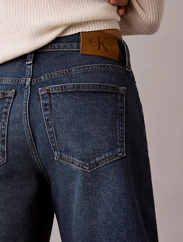 Kıvrımlı Etek Ucu A-Line Denim Şort Kıvrımlı Etek Ucu A-Line Denim Şort