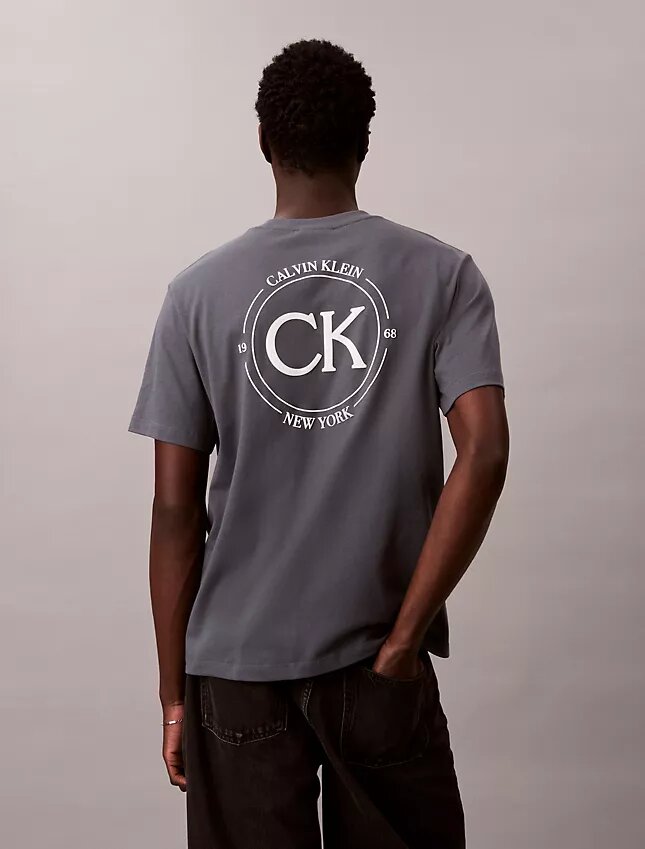 Logo Circle Graphic Klasik Tişört Logo Circle Graphic Klasik Tişört