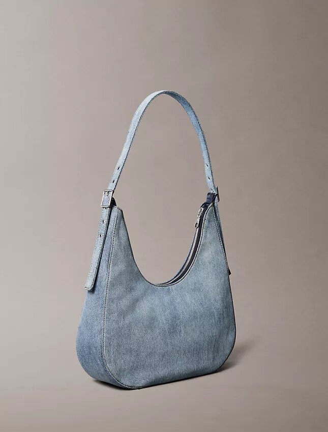 Logo Denim Hilal Şeklinde Çapraz Askılı Çanta Logo Denim Hilal Şeklinde Çapraz Askılı Çanta