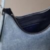 Logo Denim Hilal Şeklinde Çapraz Askılı Çanta Logo Denim Hilal Şeklinde Çapraz Askılı Çanta
