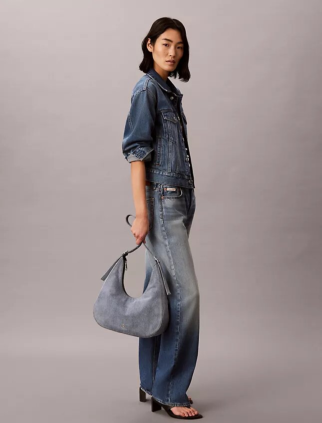 Logo Denim Hilal Şeklinde Çapraz Askılı Çanta Logo Denim Hilal Şeklinde Çapraz Askılı Çanta