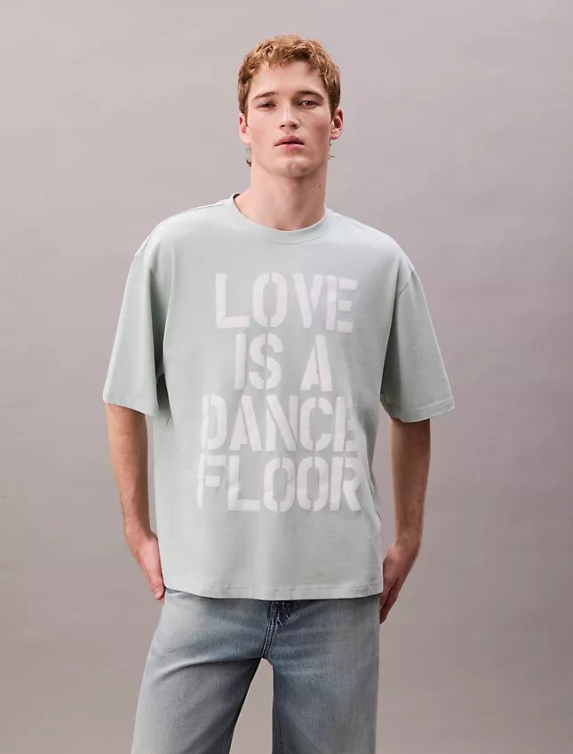 Marc Hundley Pride Love is a Dance Floor Rahat Tişört Marc Hundley Pride Love is a Dance Floor Rahat Tişört