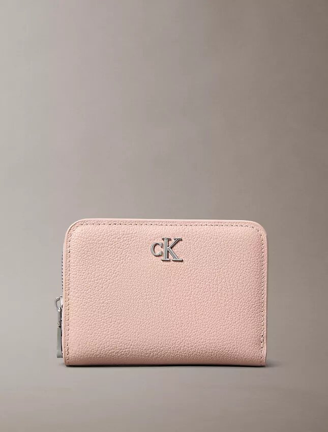 Minimal Monogram Fermuarlı Kapaklı Cüzdan Minimal Monogram Fermuarlı Kapaklı Cüzdan
