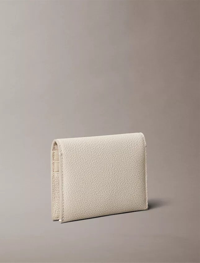 Minimal Monogram Kapaklı Kartlık Minimal Monogram Kapaklı Kartlık