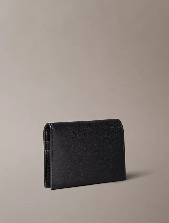 Minimal Monogram Kapaklı Kartlık Minimal Monogram Kapaklı Kartlık