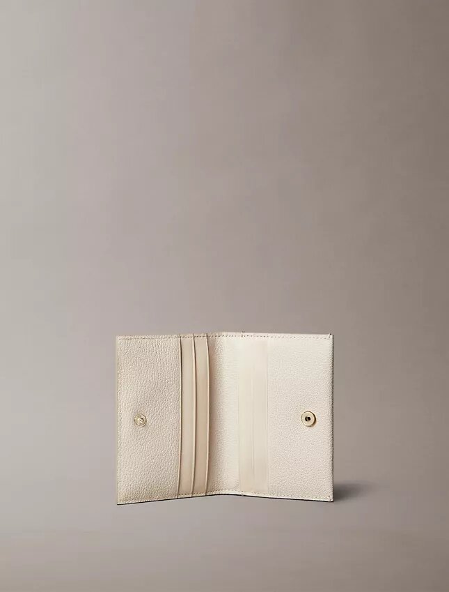 Minimal Monogram Kapaklı Kartlık Minimal Monogram Kapaklı Kartlık