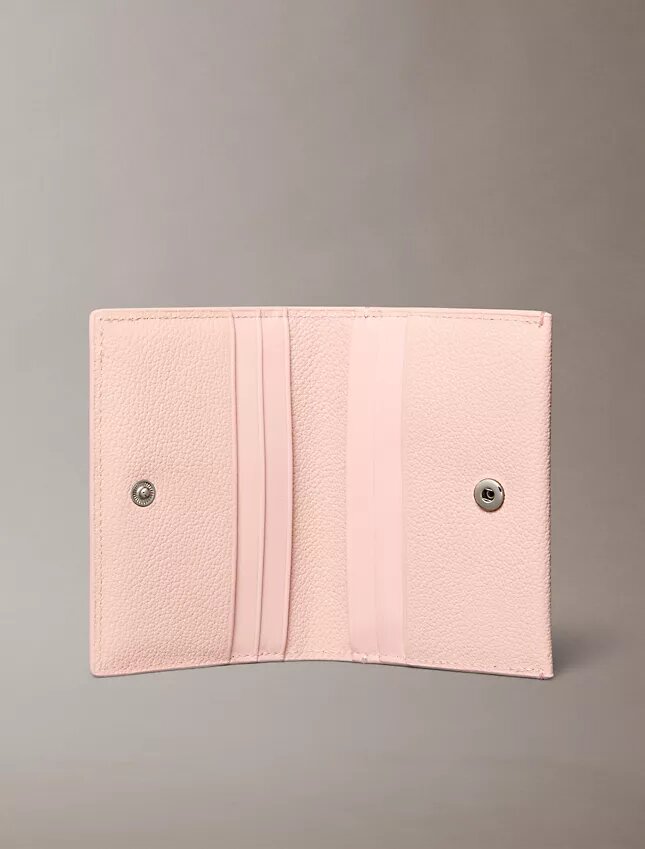 Minimal Monogram Kapaklı Kartlık Minimal Monogram Kapaklı Kartlık