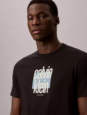 Modern Calvin Klein Grafik Logo Tişört