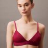 Modern Dantelli Hafif Astarlı Üçgen Bralette Modern Dantelli Hafif Astarlı Üçgen Bralette