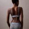 Modern Dantelli Hafif Astarlı Üçgen Bralette Modern Dantelli Hafif Astarlı Üçgen Bralette