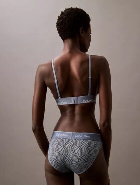 Modern Dantelli Hafif Astarlı Üçgen Bralette