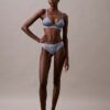 Modern Dantelli Hafif Astarlı Üçgen Bralette Modern Dantelli Hafif Astarlı Üçgen Bralette