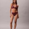 Modern Logo Yüzme Racerback Üçgen Bikini Üstü Modern Logo Yüzme Racerback Üçgen Bikini Üstü