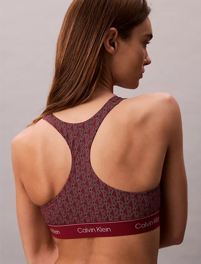 Modern Logo Yüzme Racerback Üçgen Bikini Üstü Modern Logo Yüzme Racerback Üçgen Bikini Üstü