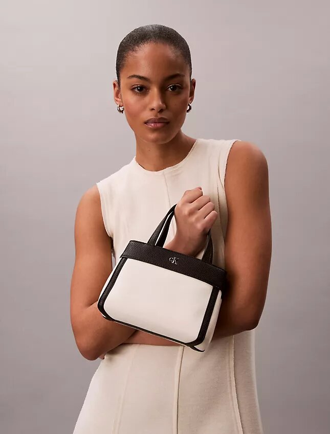 Monogram Kanvas Mini Tote Çapraz Askılı Çanta Monogram Kanvas Mini Tote Çapraz Askılı Çanta