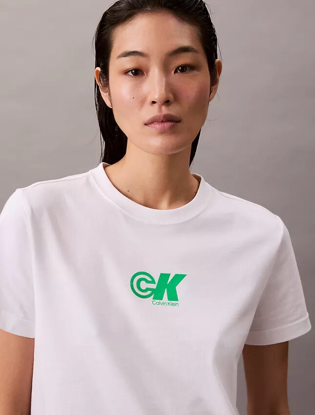 Monogram Logo Grafikli Dar Kesim Tişört Monogram Logo Grafikli Dar Kesim Tişört