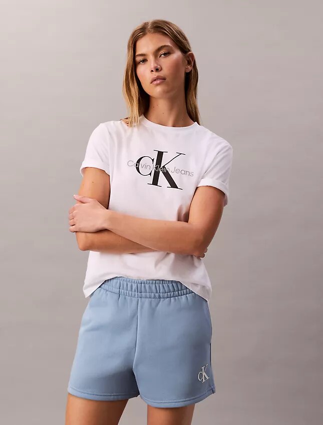 Monogramlı Polar Çekip Giyilen Şort Monogramlı Polar Çekip Giyilen Şort