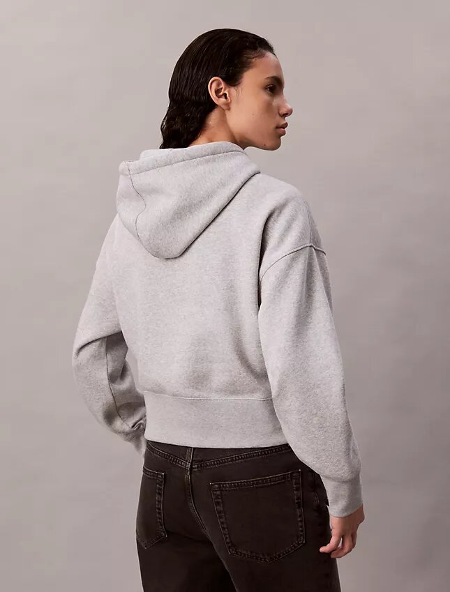 Polar Payetli Monogramlı Bol Kesim Kapüşonlu Sweatshirt Polar Payetli Monogramlı Bol Kesim Kapüşonlu Sweatshirt