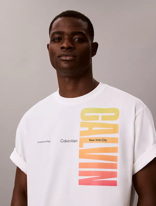 Pride Cesur Logo Rahat Tişört Pride Cesur Logo Rahat Tişört