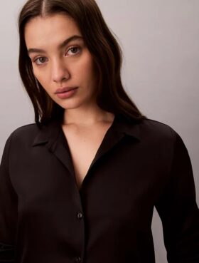 Saten Parlaklıkta Pijama Gömleği Saten Parlaklıkta Pijama Gömleği