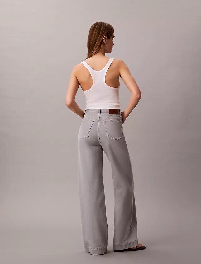 Süper Yüksek Bel Geniş Paça Jean Süper Yüksek Bel Geniş Paça Jean