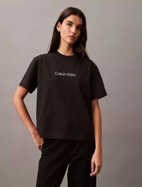 Standart Logo Boxy Fit Bisiklet Yaka Tişört Standart Logo Boxy Fit Bisiklet Yaka Tişört