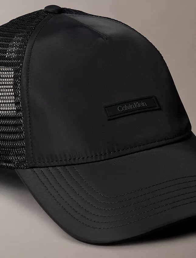 Standart Logolu Trucker Beyzbol Şapkası Standart Logolu Trucker Beyzbol Şapkası