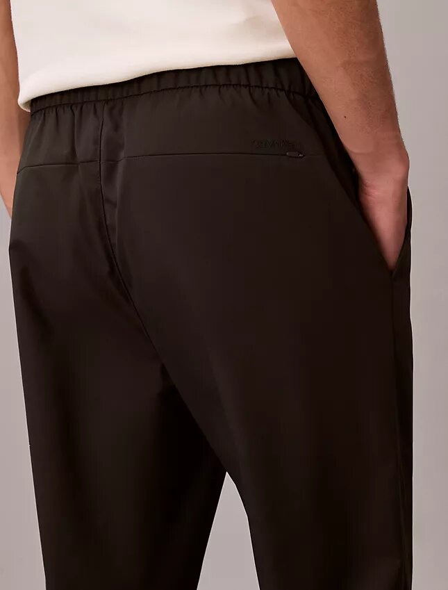 Tech Classic Çekip Giyilen Pantolon Tech Classic Çekip Giyilen Pantolon