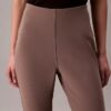 Terzi Dikişli Örme Geniş Paça Çekip Giyilen Pantolon Terzi Dikişli Örme Geniş Paça Çekip Giyilen Pantolon