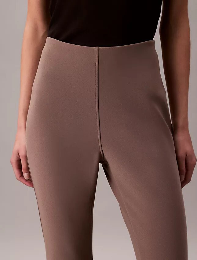 Terzi Dikişli Örme Geniş Paça Çekip Giyilen Pantolon Terzi Dikişli Örme Geniş Paça Çekip Giyilen Pantolon