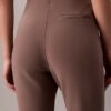Terzi Dikişli Örme Geniş Paça Çekip Giyilen Pantolon Terzi Dikişli Örme Geniş Paça Çekip Giyilen Pantolon