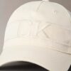 Varsity Monogram Logolu Beyzbol Şapkası Varsity Monogram Logolu Beyzbol Şapkası