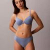 Yapıştırılmış Esnek Bikini Yapıştırılmış Esnek Bikini