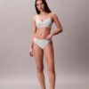 Yapıştırılmış Esnek Bikini Yapıştırılmış Esnek Bikini