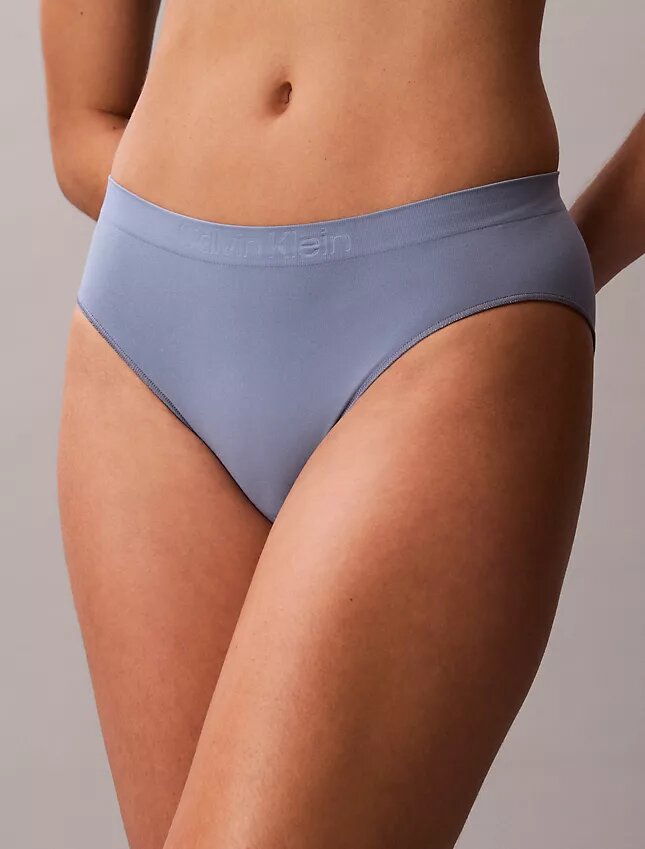 Yapıştırılmış Esnek Bikini Yapıştırılmış Esnek Bikini