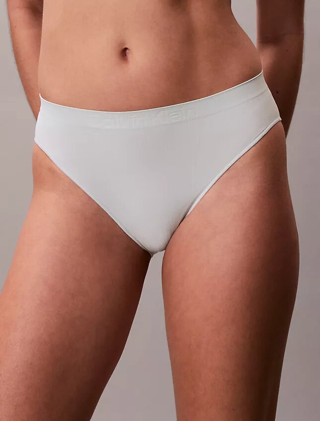 Yapıştırılmış Esnek Bikini Yapıştırılmış Esnek Bikini