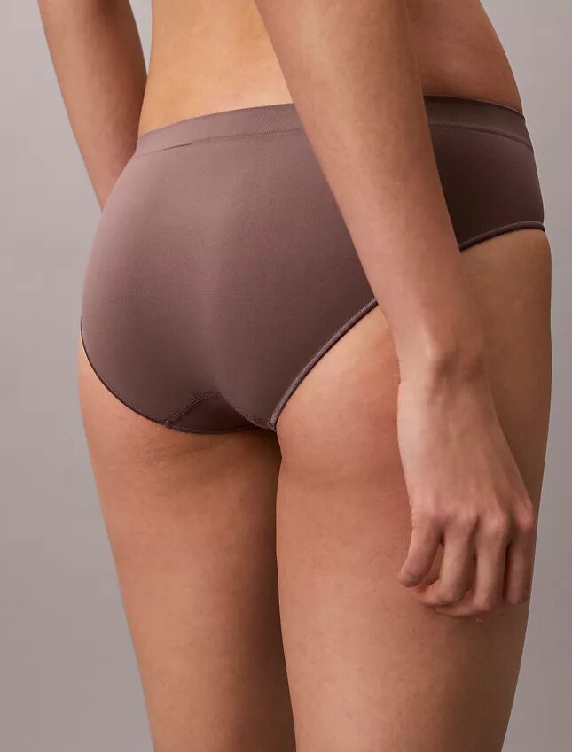 Yapıştırılmış Esnek Bikini Yapıştırılmış Esnek Bikini