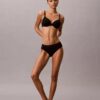 Yapıştırılmış Esnek Bikini Yapıştırılmış Esnek Bikini