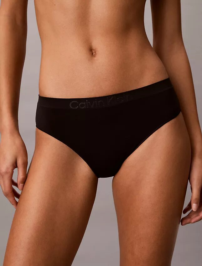 Yapıştırılmış Esnek Bikini Yapıştırılmış Esnek Bikini