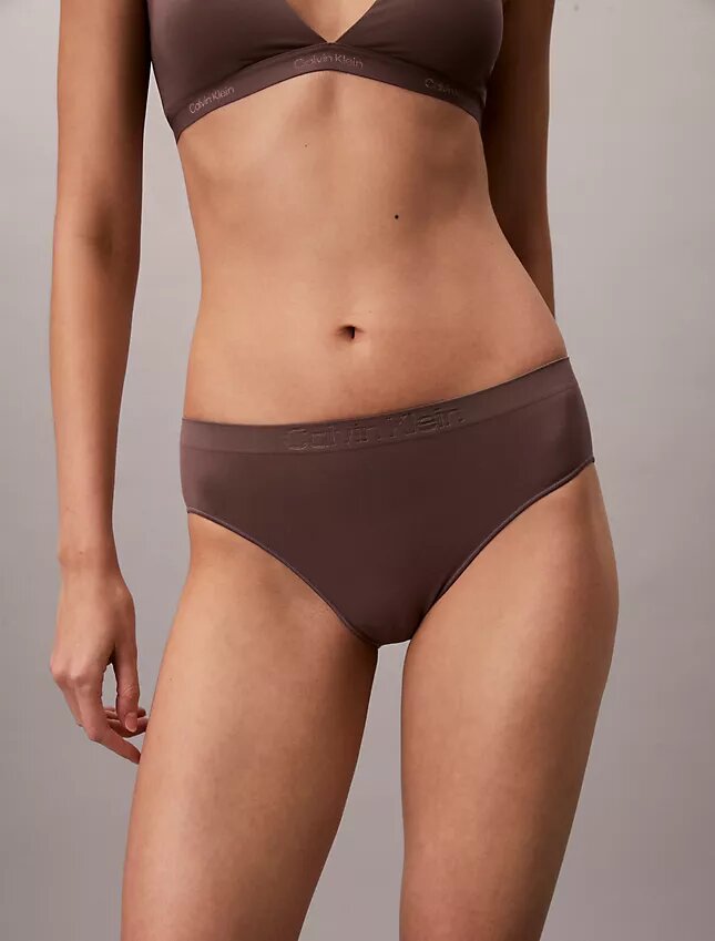 Yapıştırılmış Esnek Bikini Yapıştırılmış Esnek Bikini