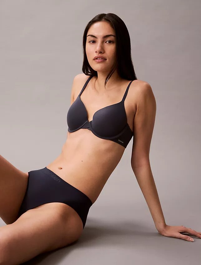 Yapıştırılmış Esnek Bikini Yapıştırılmış Esnek Bikini