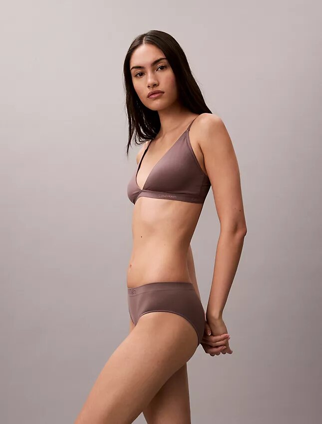 Yapıştırılmış Esnek Bikini Yapıştırılmış Esnek Bikini