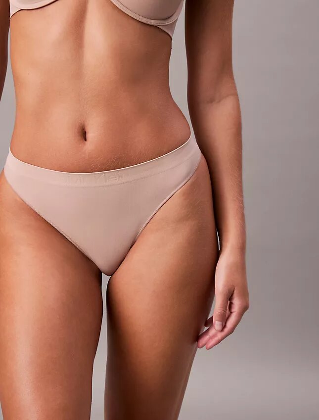 Yapıştırılmış Esnek Thong Yapıştırılmış Esnek Thong