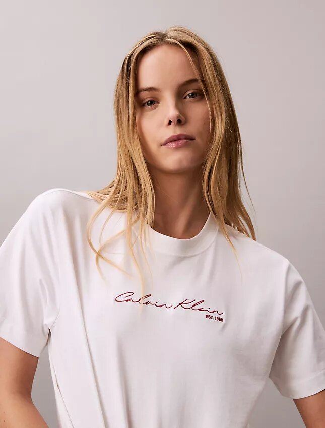 Yazı Tipi Logo Grafikli Bol Kesim Tişört Yazı Tipi Logo Grafikli Bol Kesim Tişört