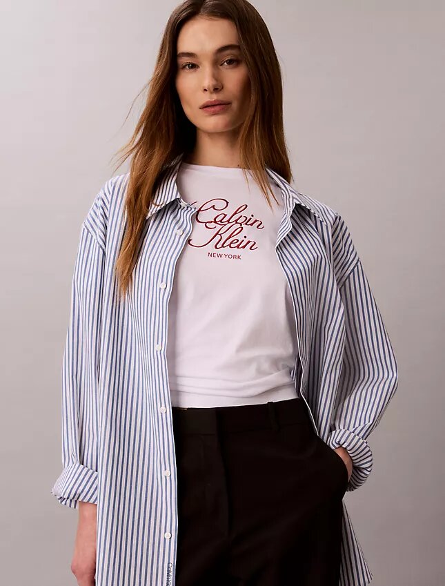 Yazı Tipi Logo Grafikli Klasik Tişört Yazı Tipi Logo Grafikli Klasik Tişört