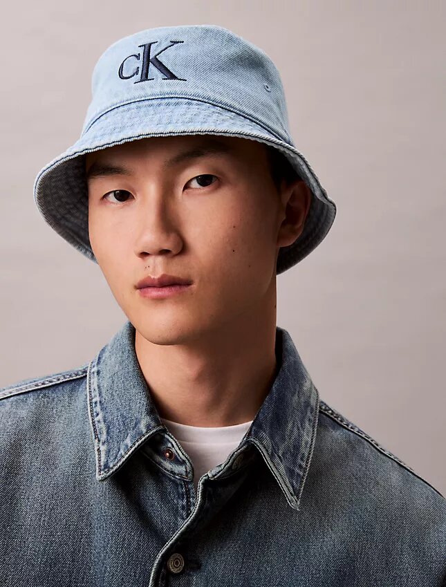 Yıkanmış Denim İşlemeli Logo Kova Şapka Yıkanmış Denim İşlemeli Logo Kova Şapka