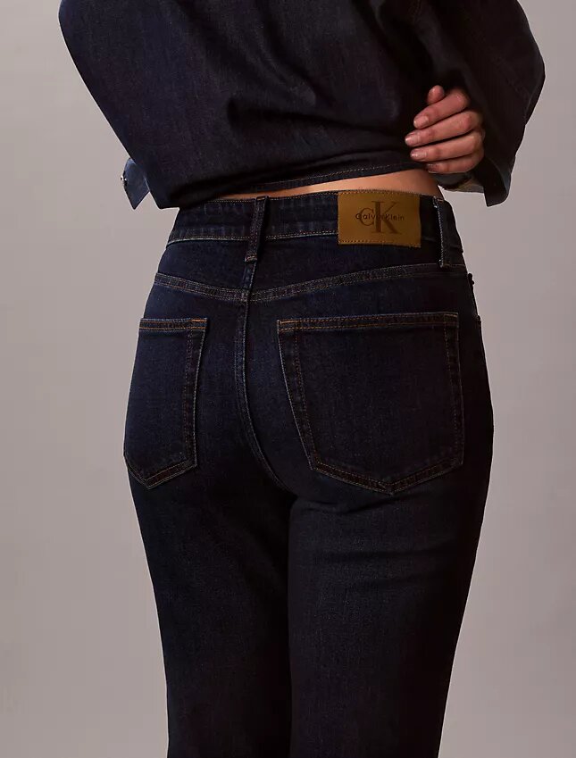 Yüksek Bel Kısaltılmış Geniş Paça Jean Yüksek Bel Kısaltılmış Geniş Paça Jean